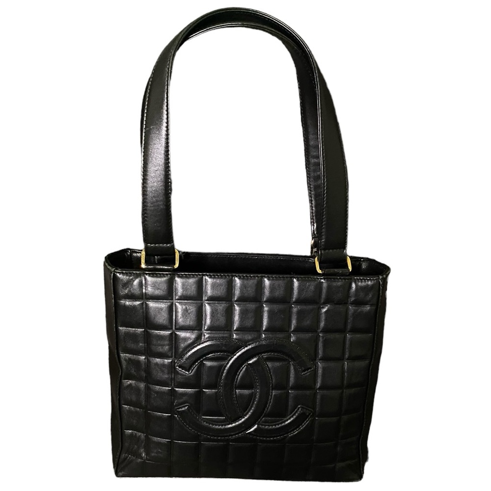 Pre-Owned Authentic Chanel Quilted Black Tote